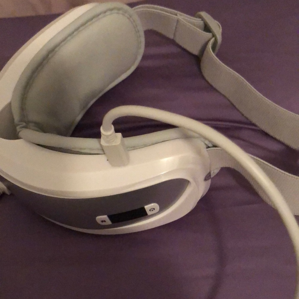 Eye massager in vg working condition